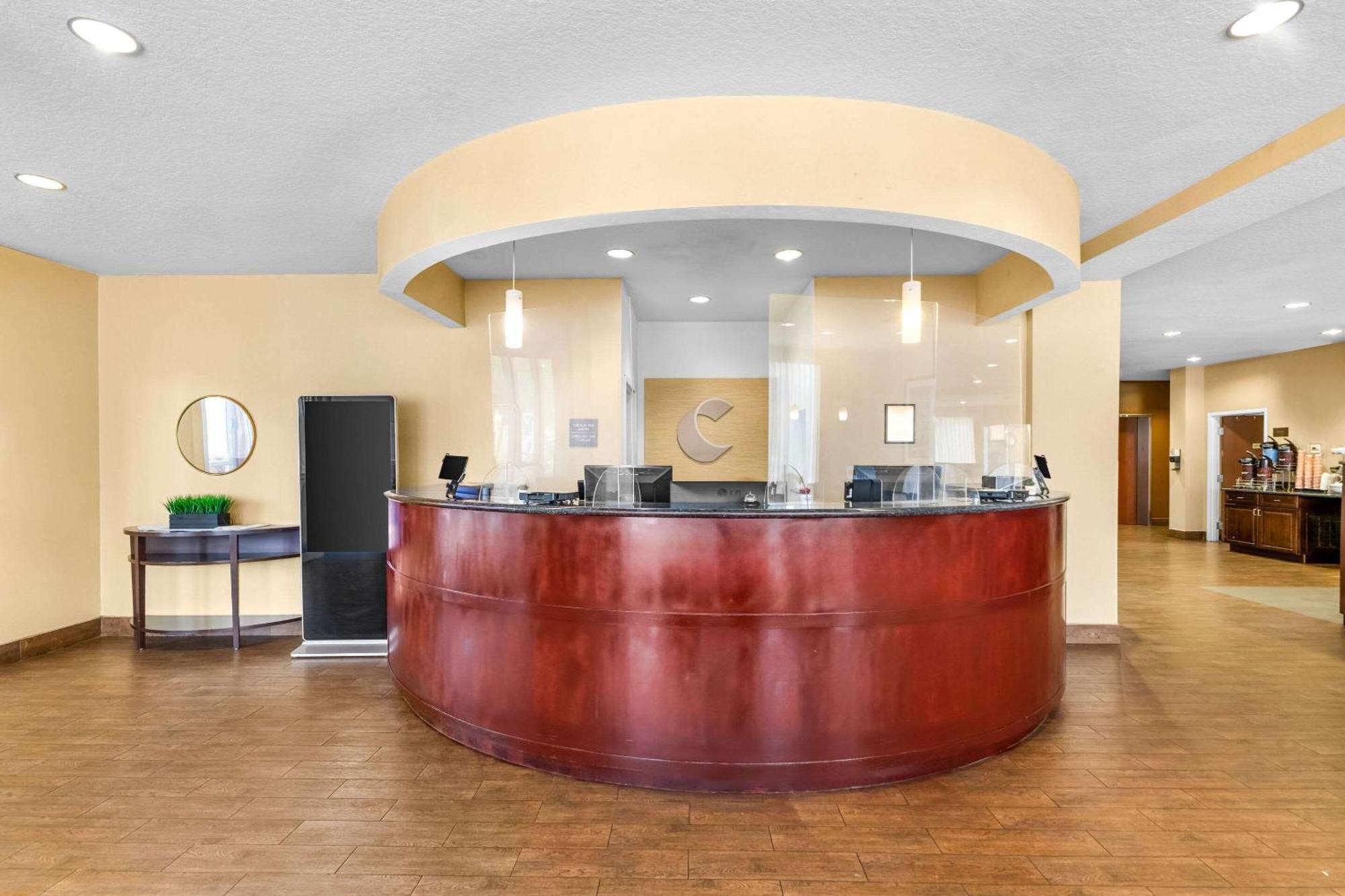 Comfort Suites Orlando Airport Bagian luar foto