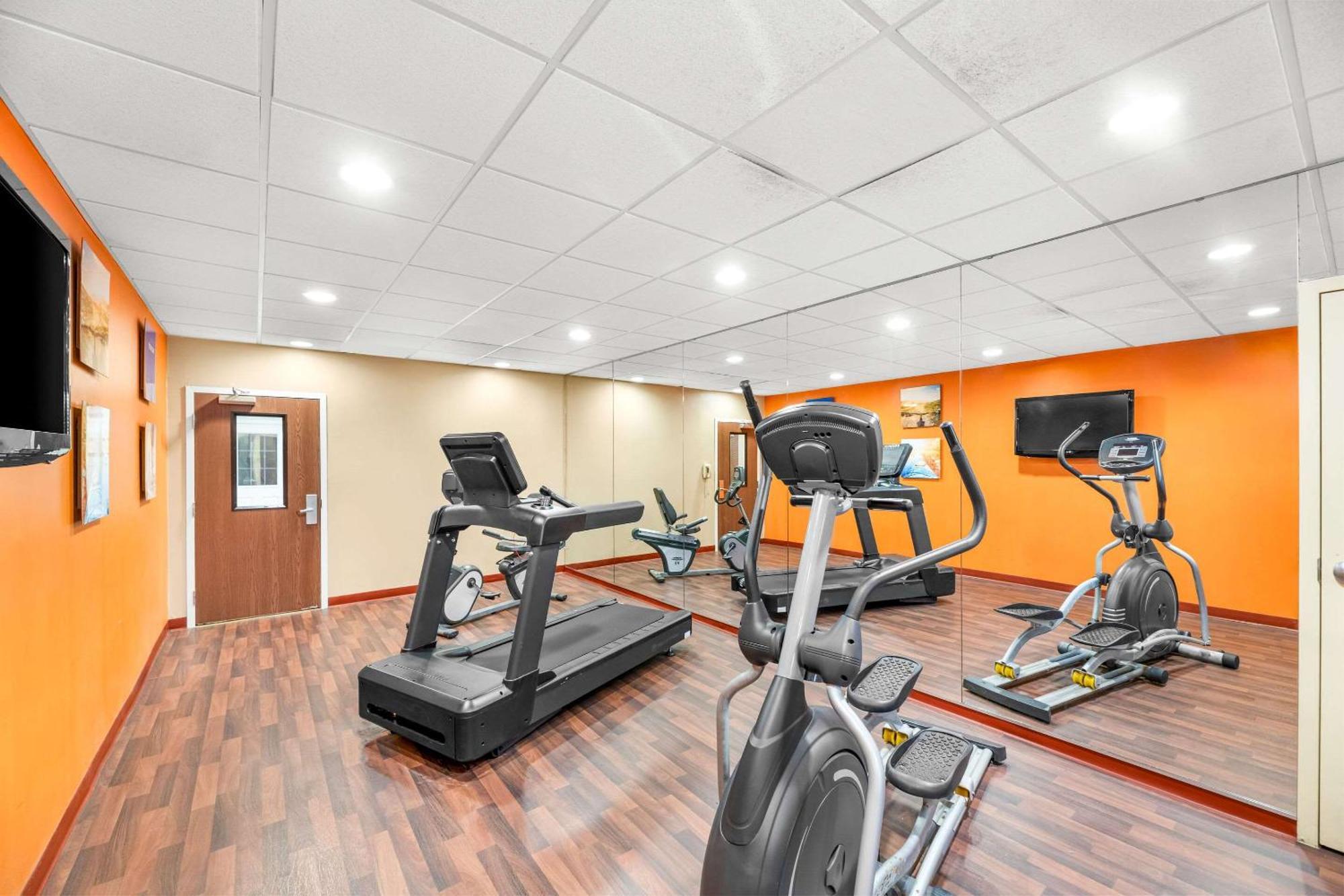 Comfort Suites Orlando Airport Bagian luar foto