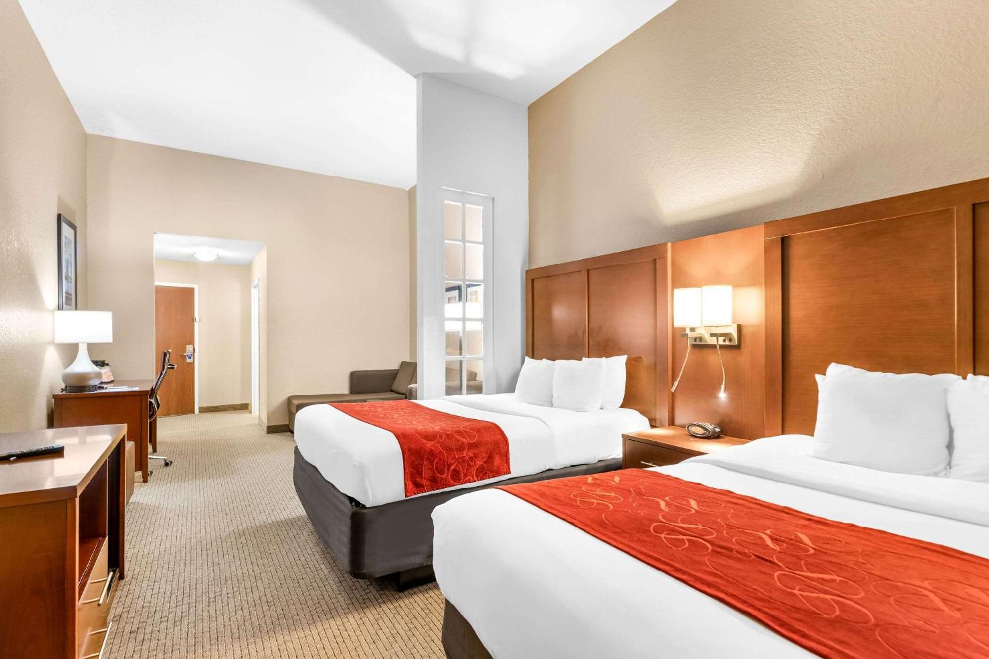 Comfort Suites Orlando Airport Bagian luar foto